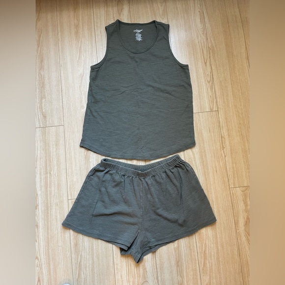 Dark Green Sleep Set (Shorts/Tank) | Size Sm - Picture 2 of 2